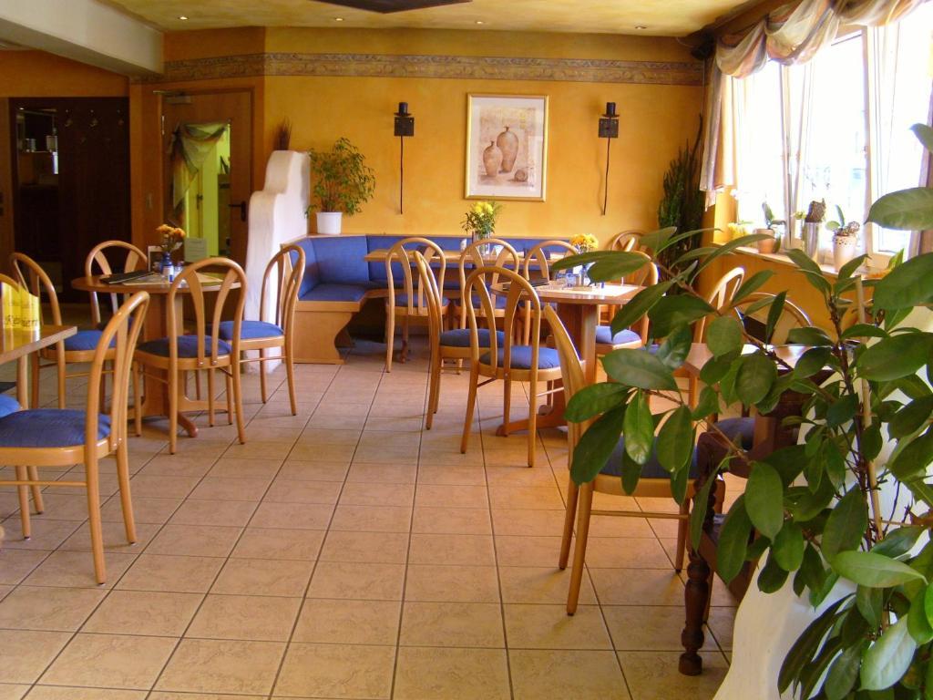 StadtCafé Pension Grünstadt Extérieur photo